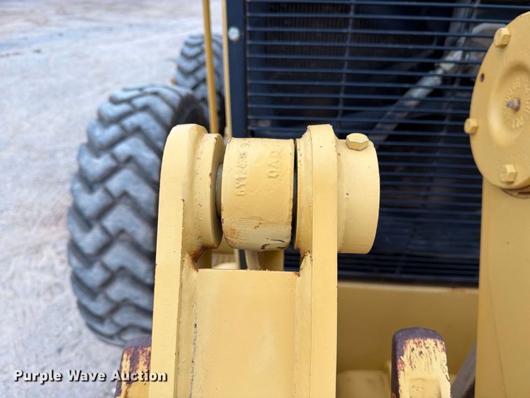image for item DV8696 2006 Caterpillar 140H motor grader