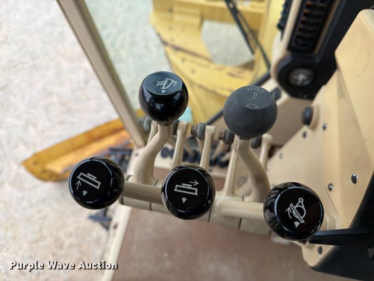 image for item DV8696 2006 Caterpillar 140H motor grader