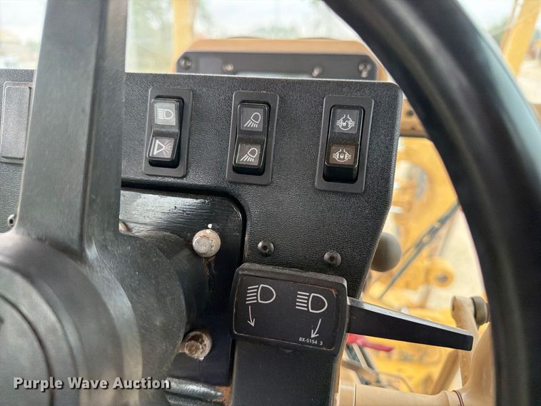 image for item DV8696 2006 Caterpillar 140H motor grader