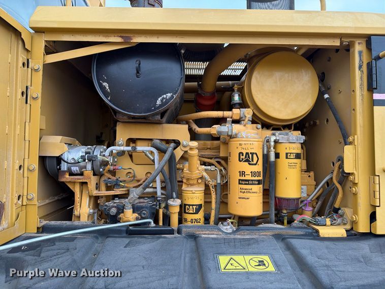 image for item DV8696 2006 Caterpillar 140H motor grader