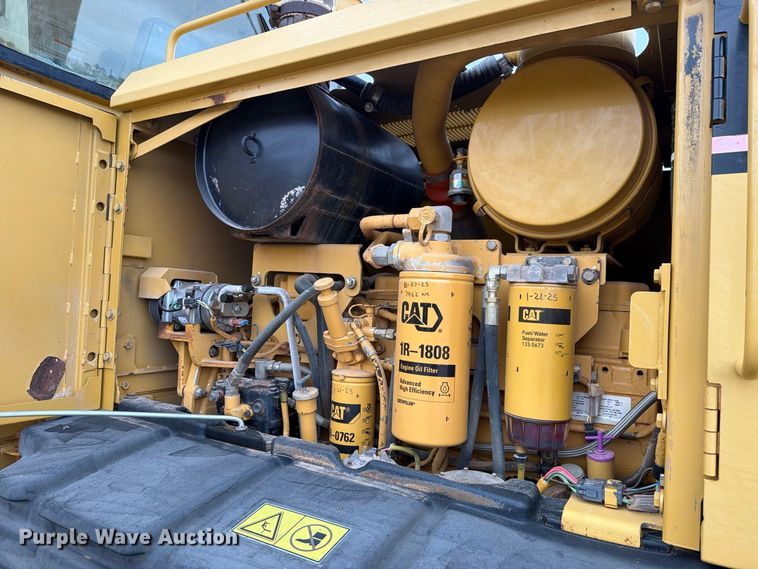 image for item DV8696 2006 Caterpillar 140H motor grader
