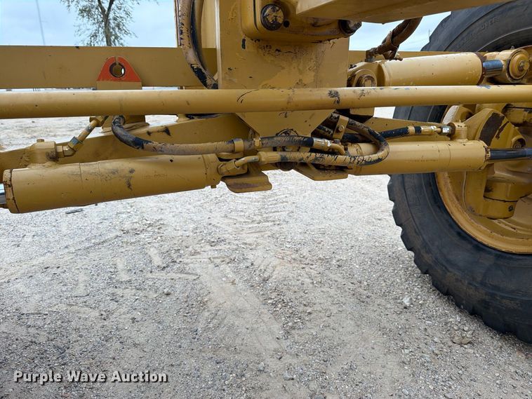 image for item DV8696 2006 Caterpillar 140H motor grader