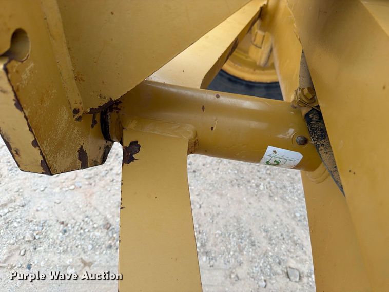 image for item DV8696 2006 Caterpillar 140H motor grader