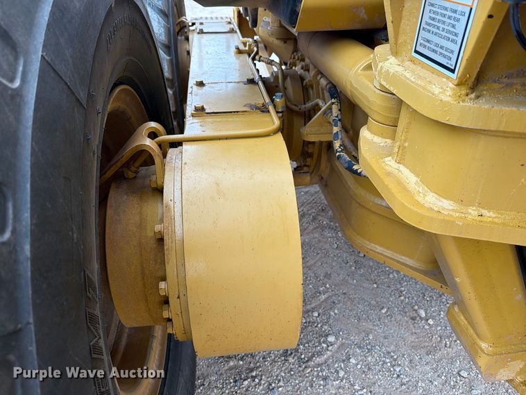 image for item DV8696 2006 Caterpillar 140H motor grader