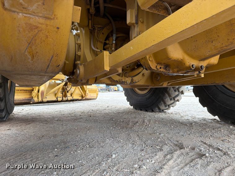image for item DV8696 2006 Caterpillar 140H motor grader