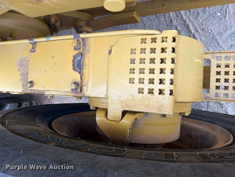 image for item DV8696 2006 Caterpillar 140H motor grader