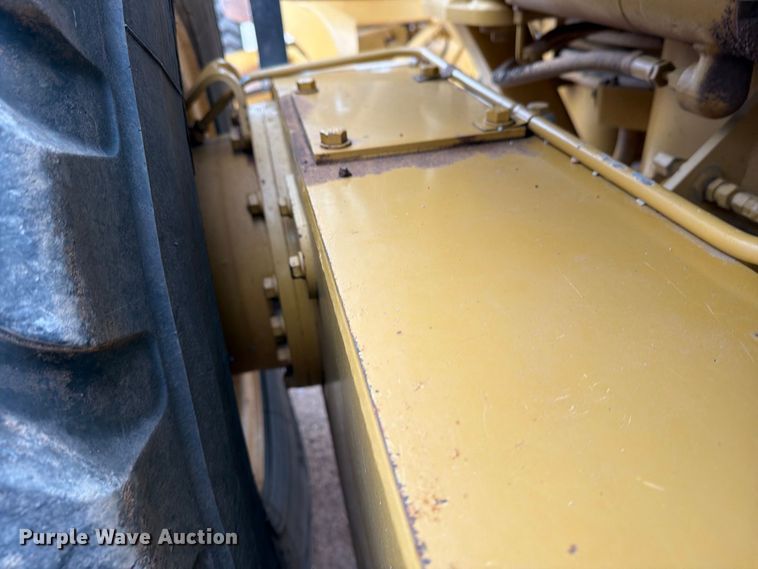 image for item DV8696 2006 Caterpillar 140H motor grader