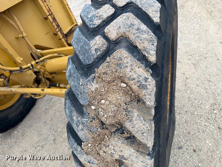 image for item DV8696 2006 Caterpillar 140H motor grader