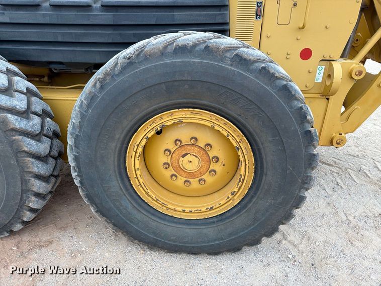 image for item DV8696 2006 Caterpillar 140H motor grader