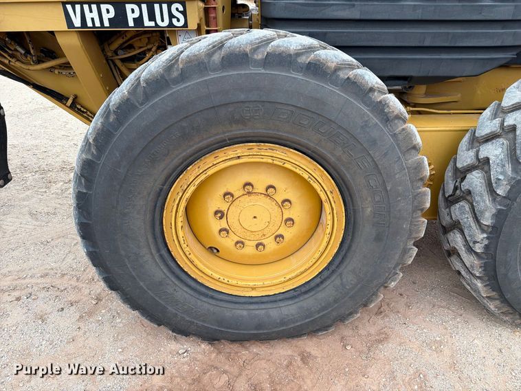 image for item DV8696 2006 Caterpillar 140H motor grader