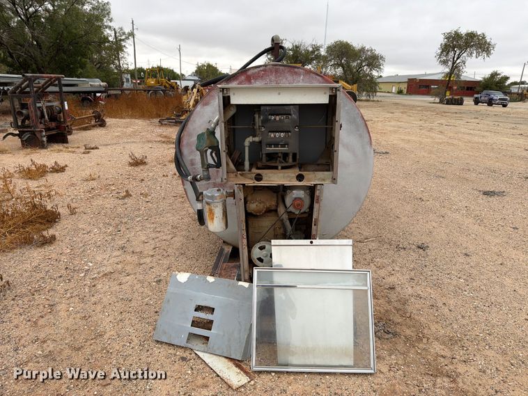 image for item DV8697 Fuel tank