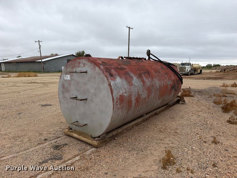 image for item DV8697 Fuel tank