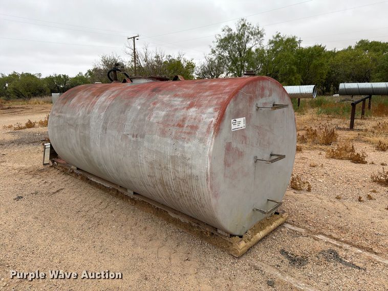 image for item DV8697 Fuel tank