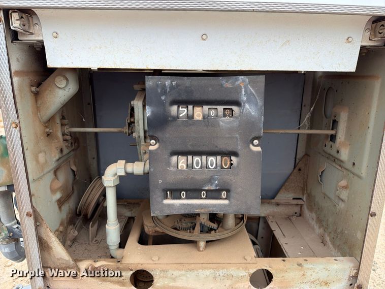 image for item DV8697 Fuel tank