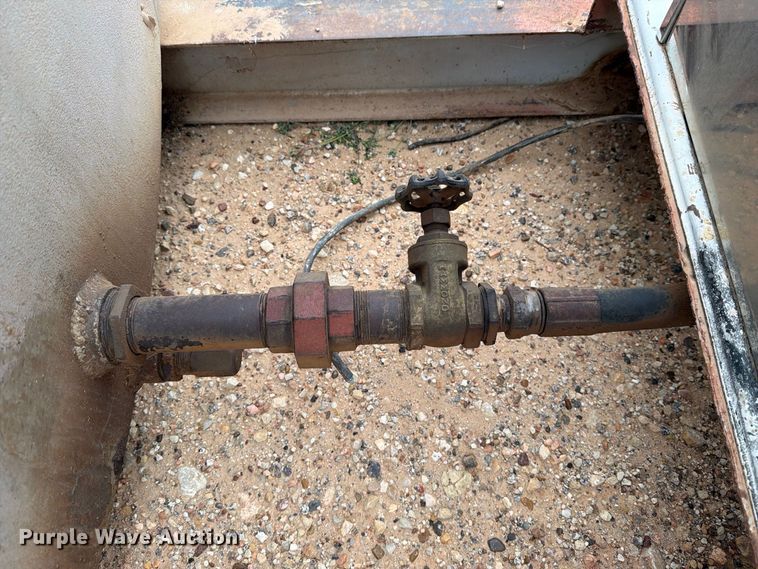 image for item DV8697 Fuel tank