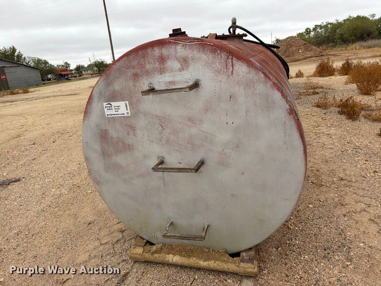 image for item DV8697 Fuel tank