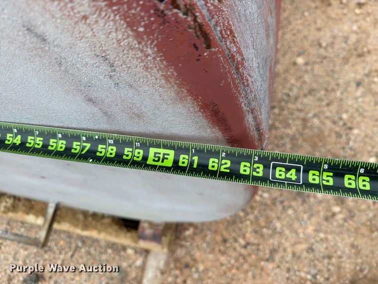 image for item DV8697 Fuel tank