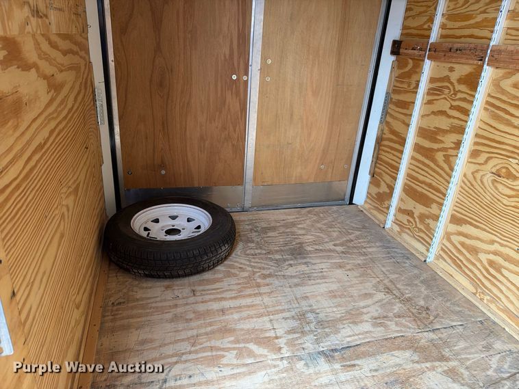 image for item DV8698 2015 Lark United Manufacturing enclosed cargo trailer