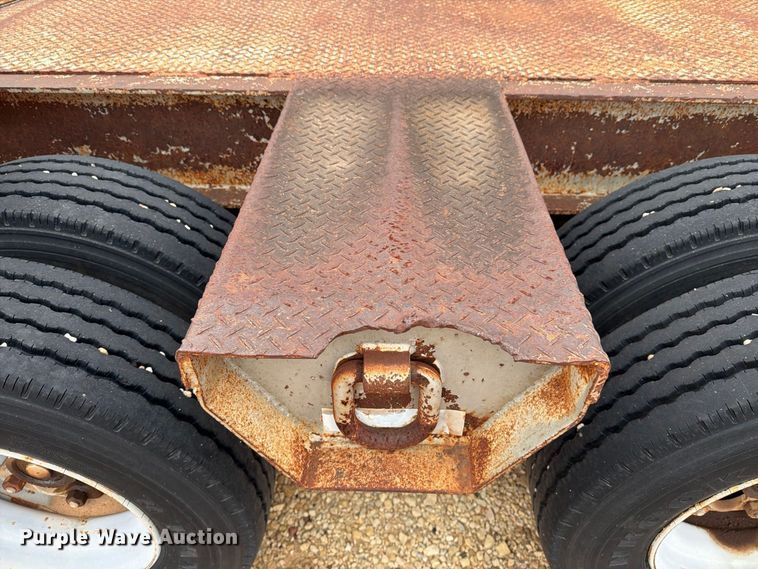 image for item DV8699 1984 Eager Beaver Trailers drop deck equipment trailer