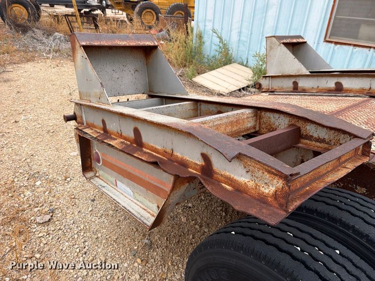 image for item DV8699 1984 Eager Beaver Trailers drop deck equipment trailer