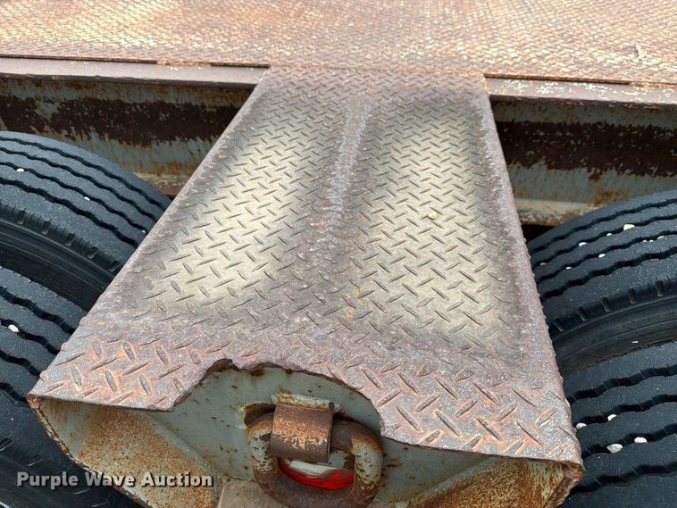 image for item DV8699 1984 Eager Beaver Trailers drop deck equipment trailer