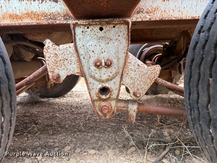 image for item DV8699 1984 Eager Beaver Trailers drop deck equipment trailer