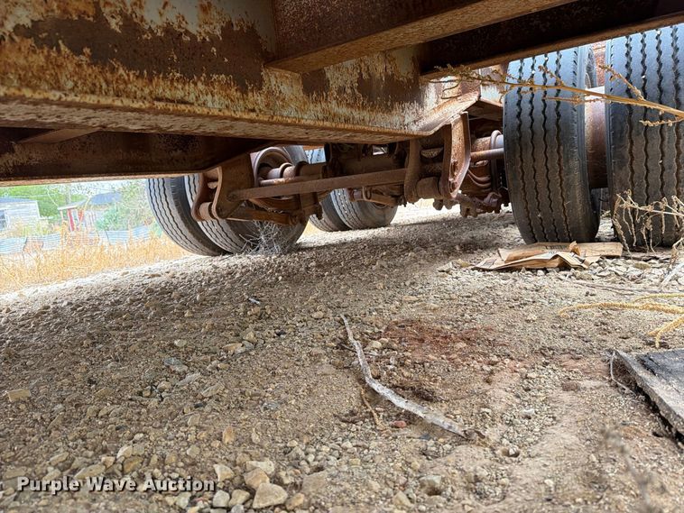 image for item DV8699 1984 Eager Beaver Trailers drop deck equipment trailer