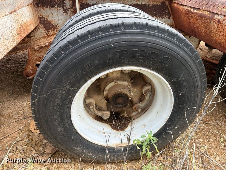 image for item DV8699 1984 Eager Beaver Trailers drop deck equipment trailer