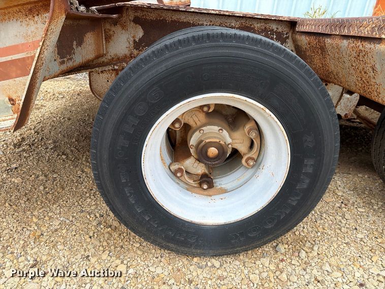 image for item DV8699 1984 Eager Beaver Trailers drop deck equipment trailer