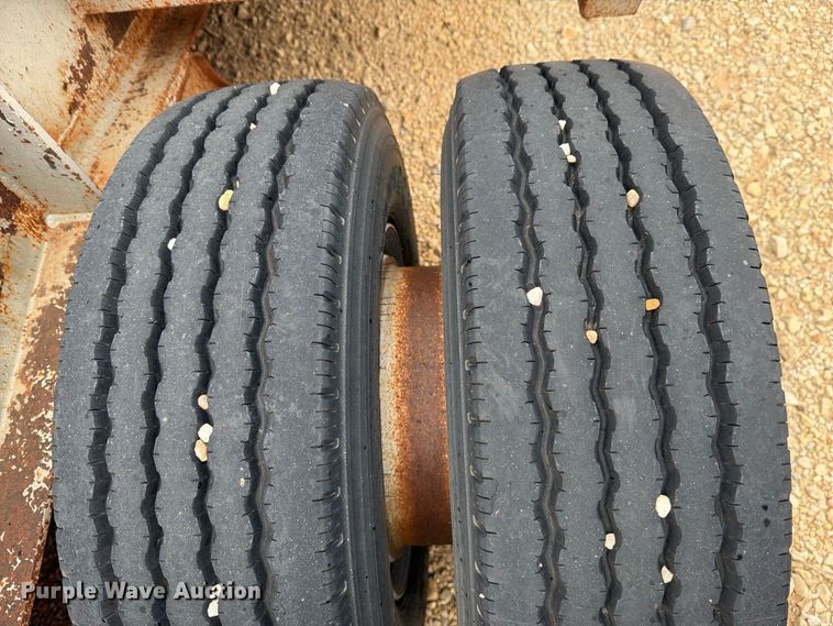 image for item DV8699 1984 Eager Beaver Trailers drop deck equipment trailer