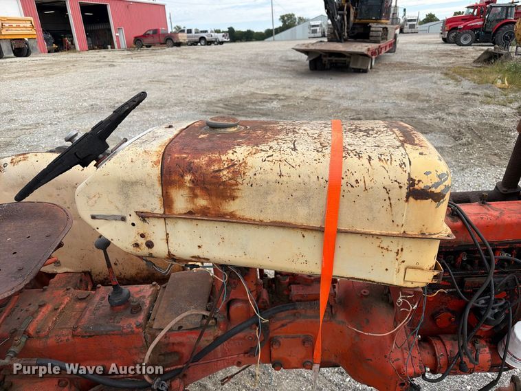 image for item DZ4885 Case 430 tractor