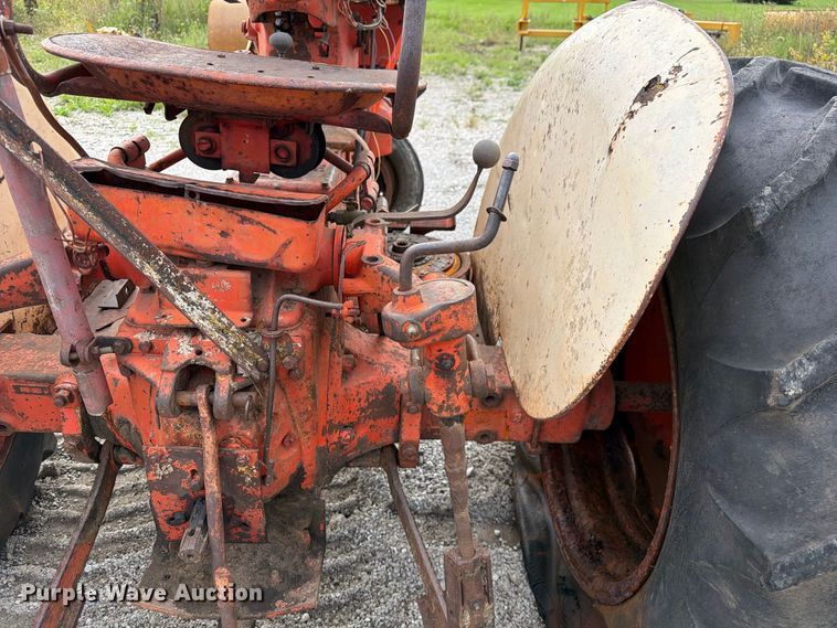 image for item DZ4885 Case 430 tractor
