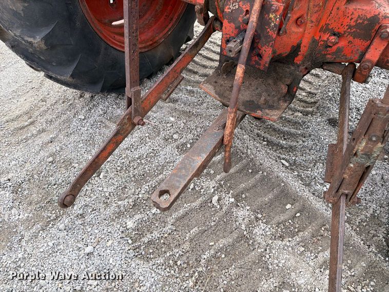 image for item DZ4885 Case 430 tractor