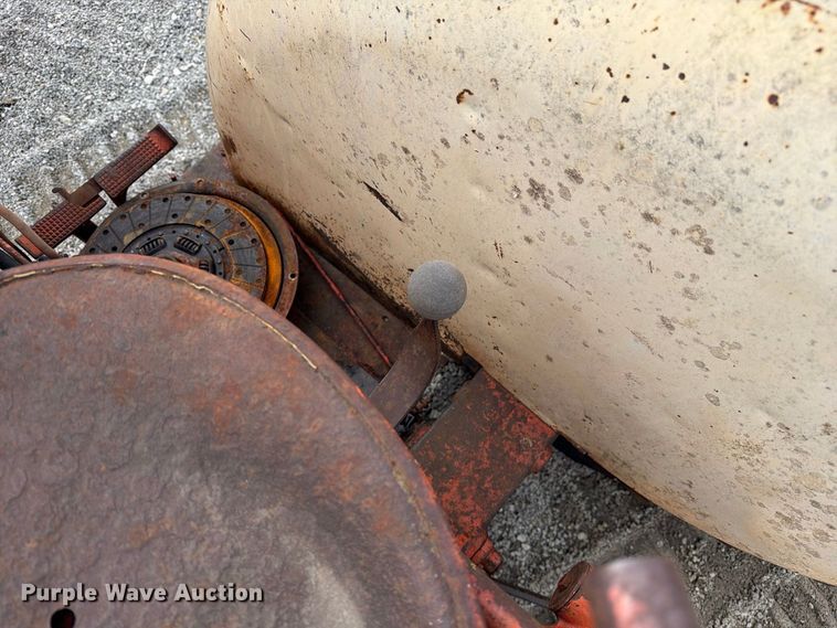 image for item DZ4885 Case 430 tractor