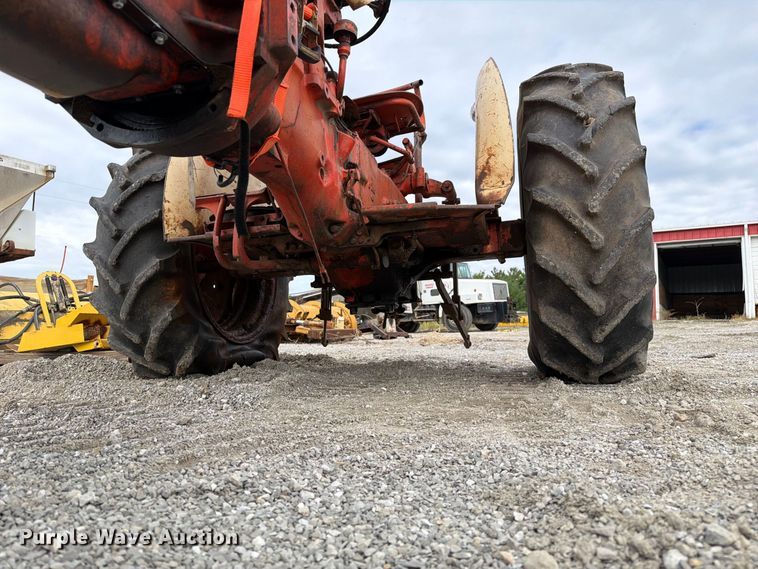 image for item DZ4885 Case 430 tractor