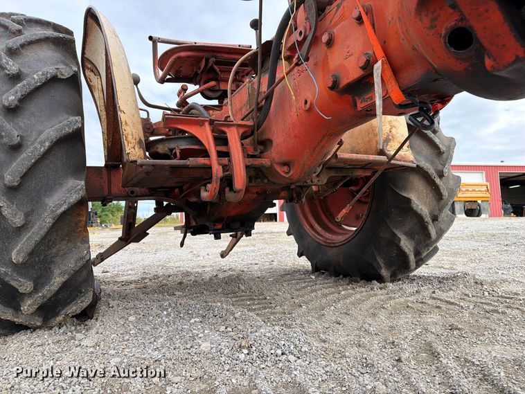 image for item DZ4885 Case 430 tractor
