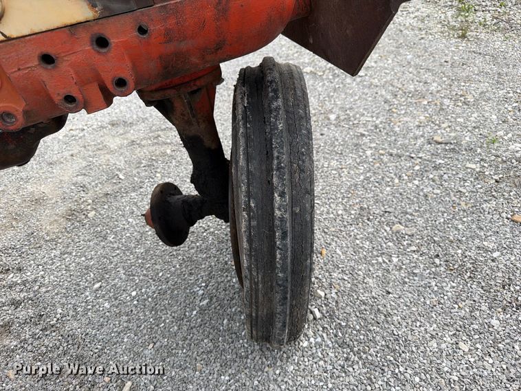 image for item DZ4885 Case 430 tractor