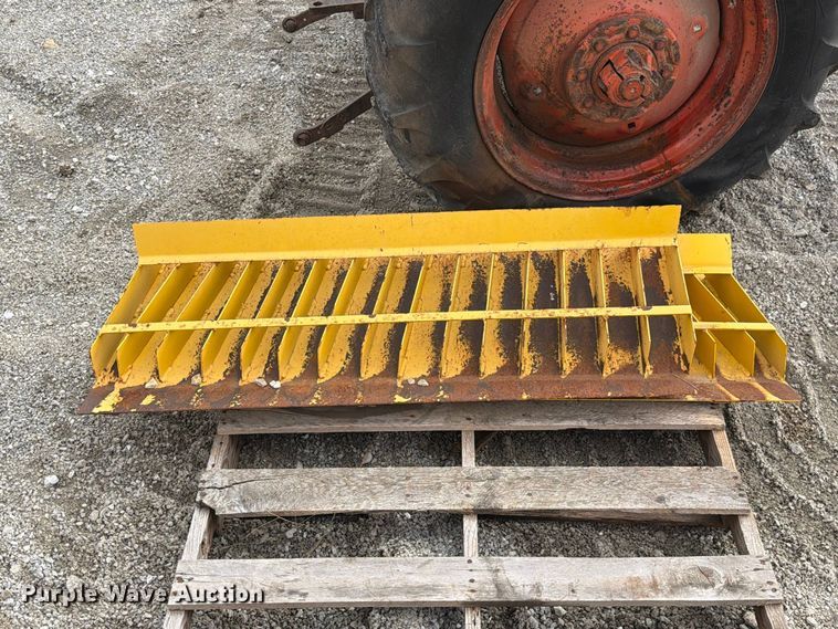 image for item DZ4886 Flink HD8 spreader