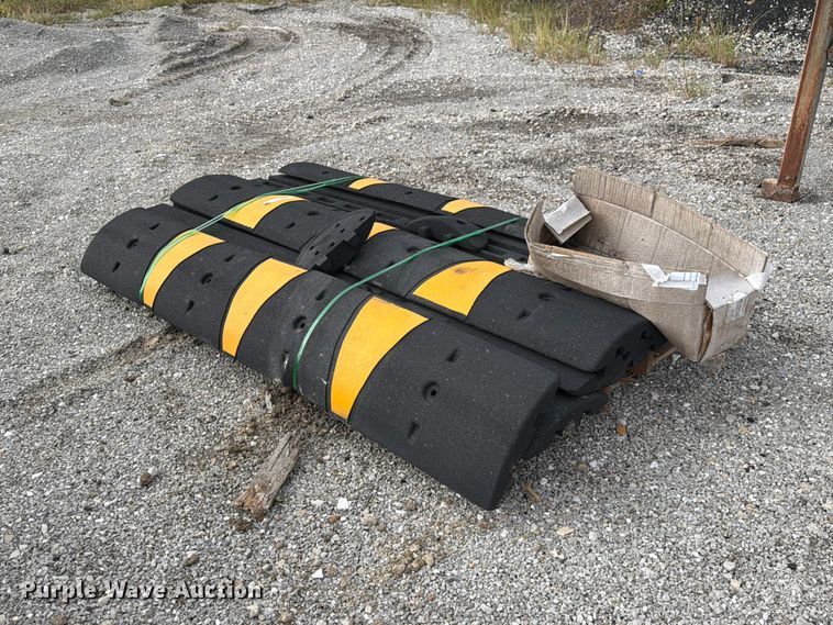 image for item DZ4887 (8) speed bumps