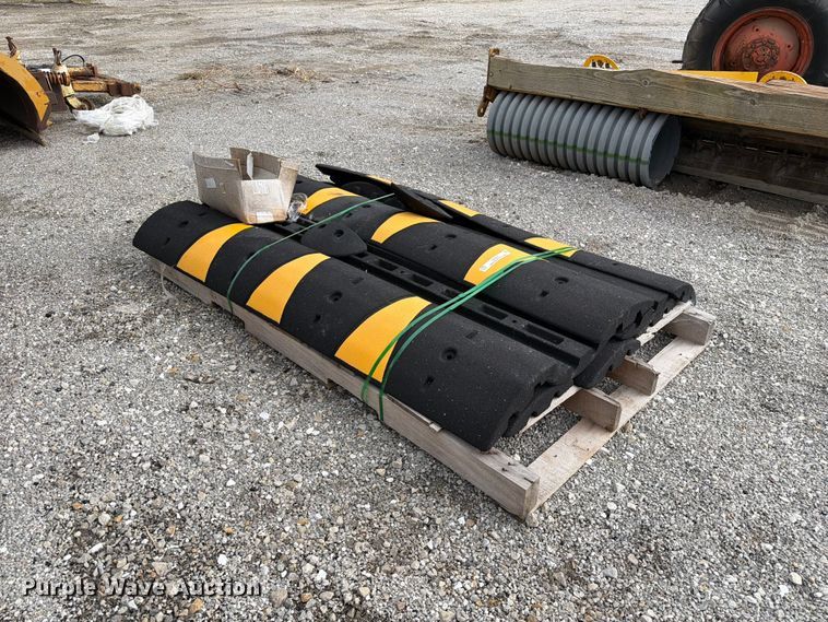 image for item DZ4887 (8) speed bumps