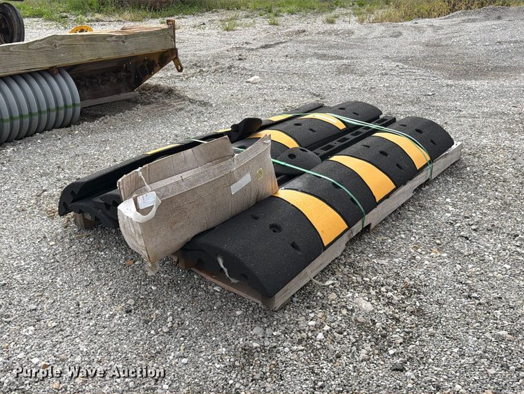 image for item DZ4887 (8) speed bumps
