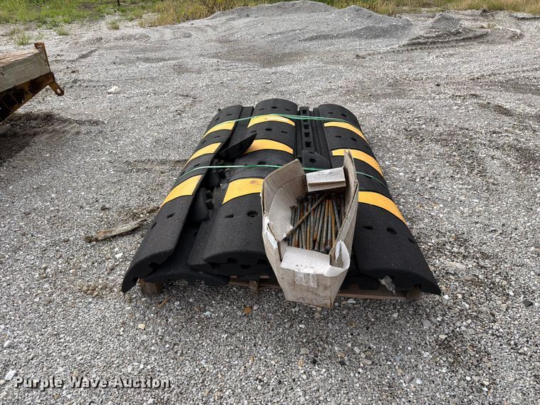 image for item DZ4887 (8) speed bumps