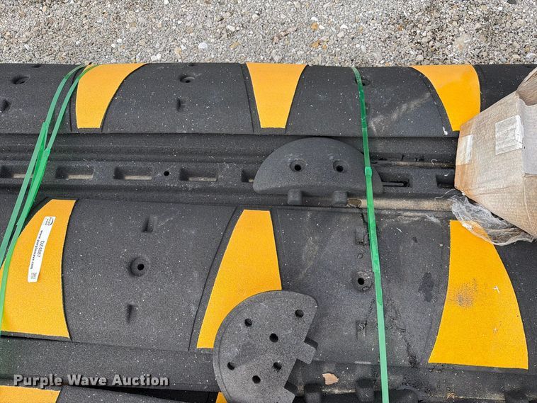 image for item DZ4887 (8) speed bumps