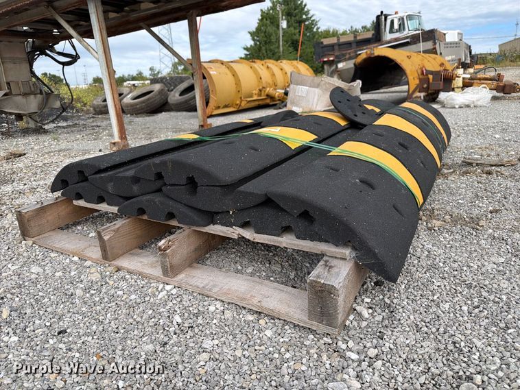 image for item DZ4887 (8) speed bumps