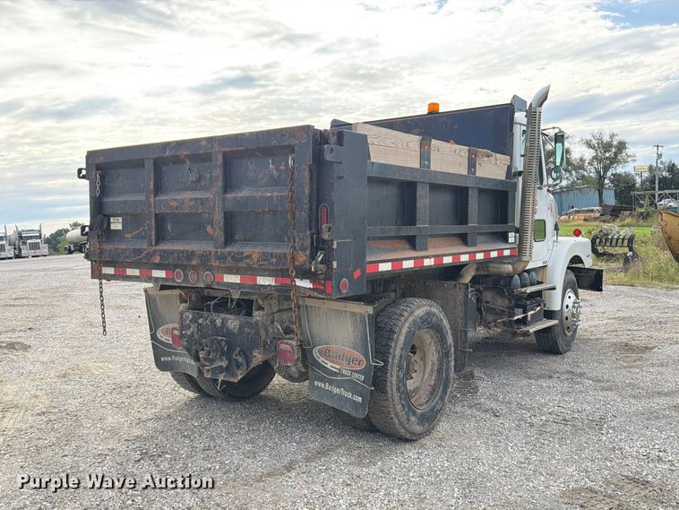 image for item DZ4892 2000 Volvo WG dump truck