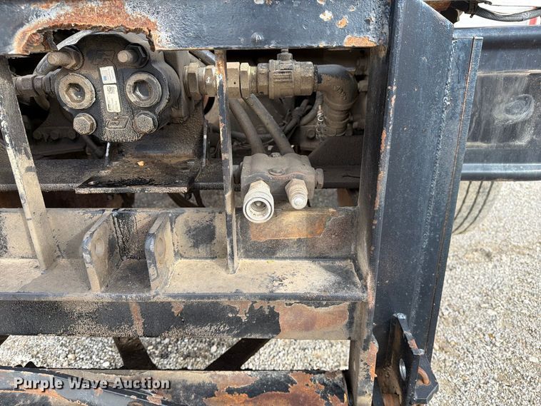 image for item DZ4892 2000 Volvo WG dump truck
