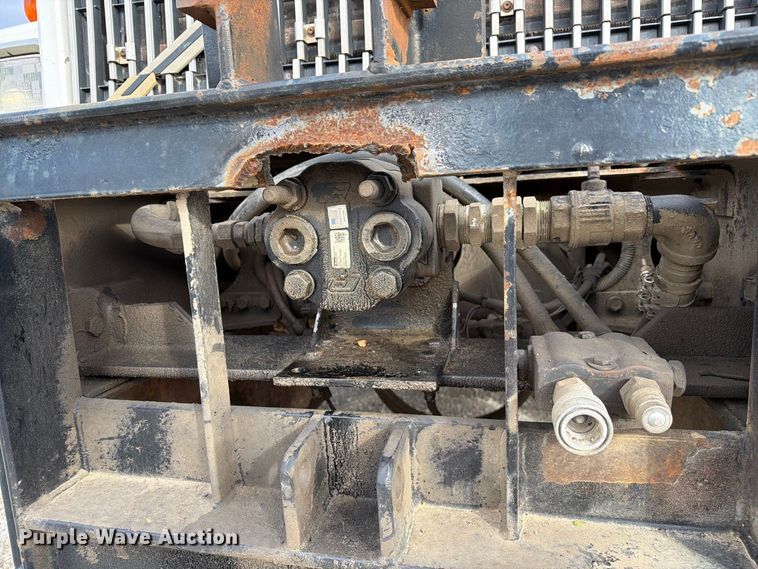 image for item DZ4892 2000 Volvo WG dump truck