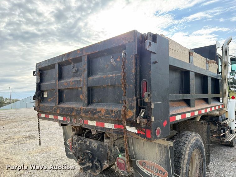 image for item DZ4892 2000 Volvo WG dump truck