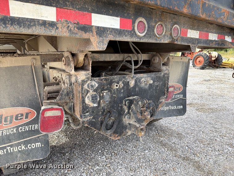 image for item DZ4892 2000 Volvo WG dump truck