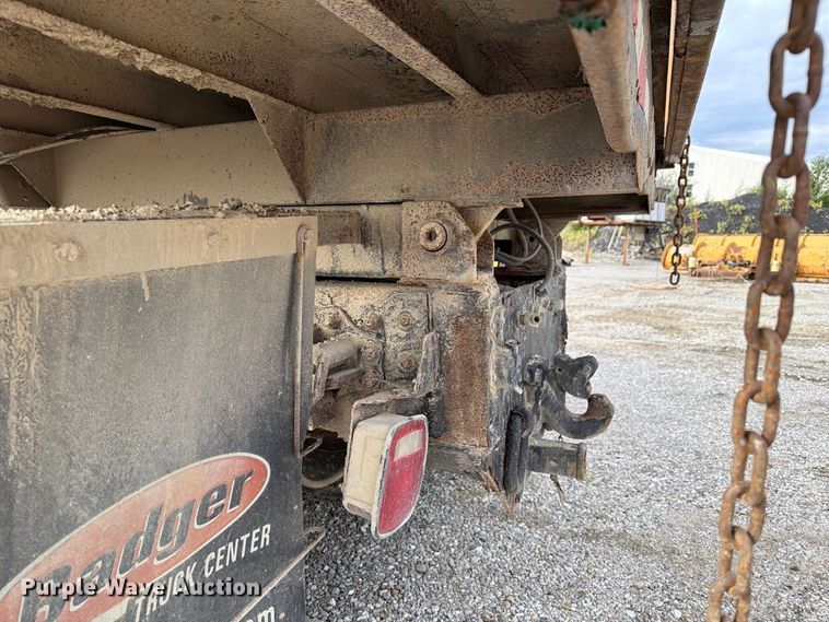 image for item DZ4892 2000 Volvo WG dump truck